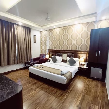 Hotel Waterfall Paschim Vihar Delhi Εξωτερικό φωτογραφία