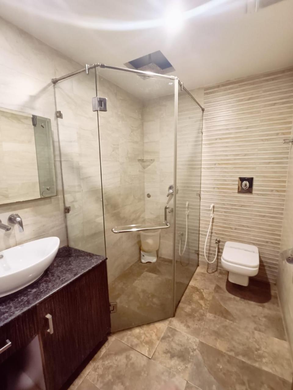 Hotel Waterfall Paschim Vihar Delhi Εξωτερικό φωτογραφία