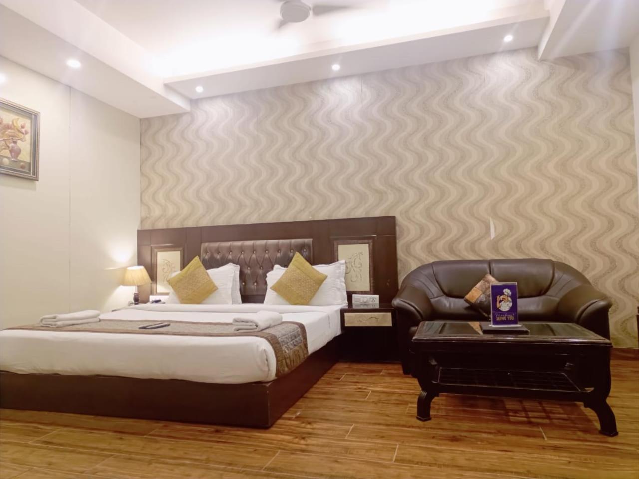 Hotel Waterfall Paschim Vihar Delhi Εξωτερικό φωτογραφία